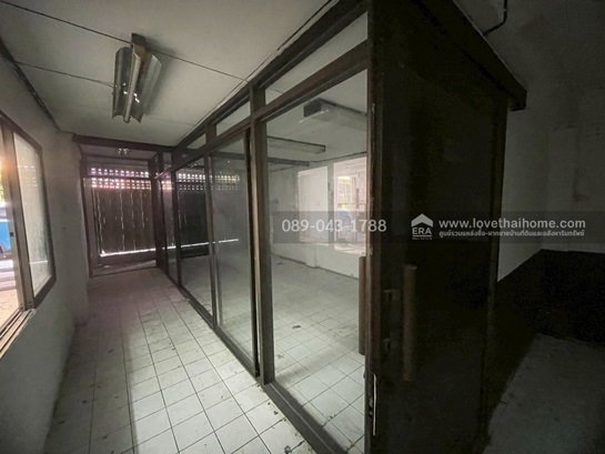 รูป ขายตึกแถว 4.5 ชั้น ถ.จันทน์43 แยก21 พื้นที่ 13.6 ตารางวา ขายเพียง 4.5 ล้านบาท ใกล้ BTS สุรศักดิ์ เพียง 2.8 กม.เท่านั้น  - รูปที่ 2/11