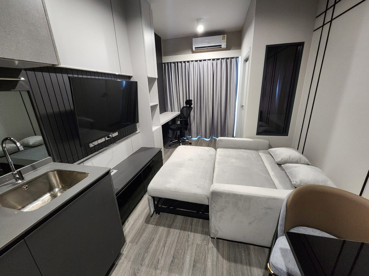 picture Ideo Chula Samyan【𝐒𝐄𝐋𝐋 & 𝐑𝐄𝐍𝐓】🔥Modern-style room with a coordinated color scheme, spacious interior.🔥 Contact Line ID: @hacondo - 7/10