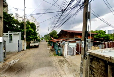ที่ดิน กรุงเทพมหานคร : ขายที่ดินซอยอุดมสุข 28 พร้อมบ้านไม้ **ใกล้ BTS อุดมสุข เดินทางสะดวกสุดๆ** (N.2064)
