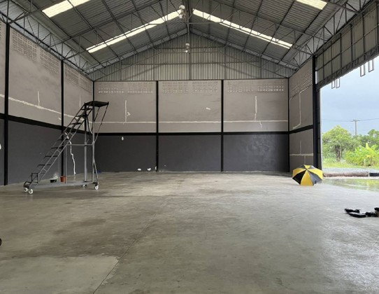 รูป  ให้เช่าโกดังพร้อมสำนักงาน 2 ชั้น / พื้นที่ 575 ตารางเมตร / ทำเล ถนนพัฒนาชนบท 4 เขตลาดกระบัง / รถใหญ่เข้าออกได้ - รูปที่ 2/7