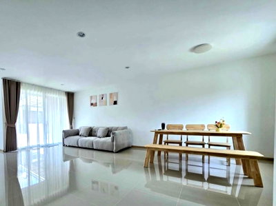 ทาวน์โฮม พระนครศรีอยุธยา : 🔅ขาย Town home หมู่บ้าน ดีคิวบ์ นวนคร💥 ราคาถูก💥