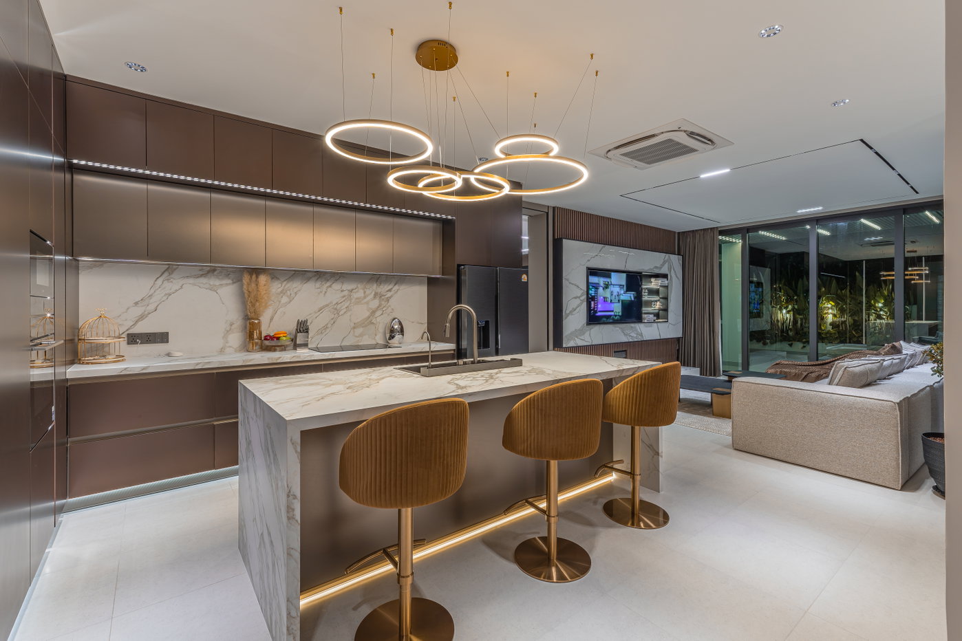 รูป 6 Bedroom Luxury Pool Villa for Sale in Na Jomtien Pattaya - รูปที่ 6/30