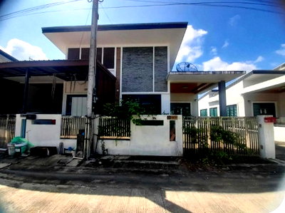 Townhouses for sale Hat Yai Songkhla : FOR SALE  TOWNHOUSE PROPERTY  2023000 BAHT.
