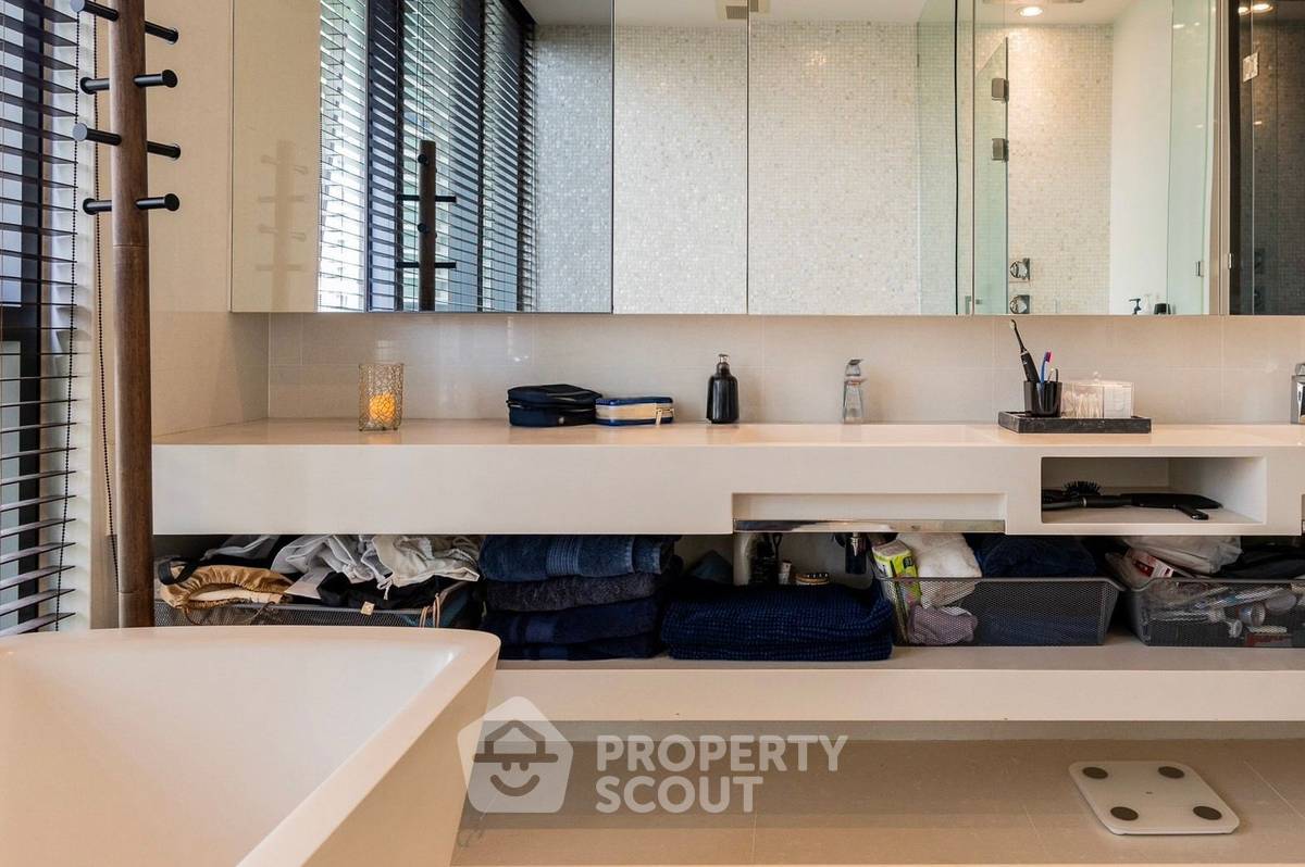 picture 2-BR Condo at Vittorio Sukhumvit 39 near BTS Phrom Phong (ID 2745850) - 14/17