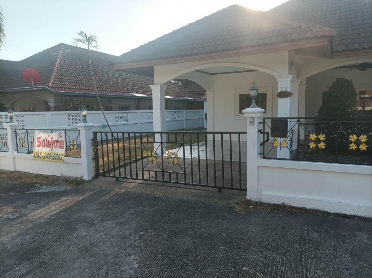 รูป บ้านเดี่ยวทำเลดีมาก — ราคาถูกที่สุดในโครงการ! เหมาะอย่างยิ่งสำหรับผู้ที่ต้องการความเป็นส่วนตัว  ขายบ้านเดี่ยวในพัทยา โครงการ ศุภนุชวิลเลจ  - รูปที่ 1/7