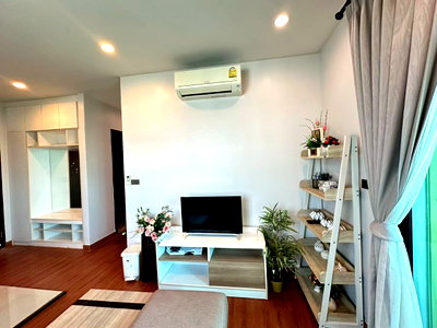 Condos for sale : Sale! The Rise Residence Condo, 2 Bedrooms, Corner Unit, 52.69 sq.m., 29th Floor. Price: 3.8 Million Baht.