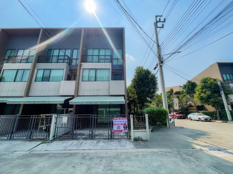 โครงการบ้านกลางเมือง ลาดพร้าว-เสรีไทย หลังริม | 25.6 ตร.ว. | 152 ตร.ม.