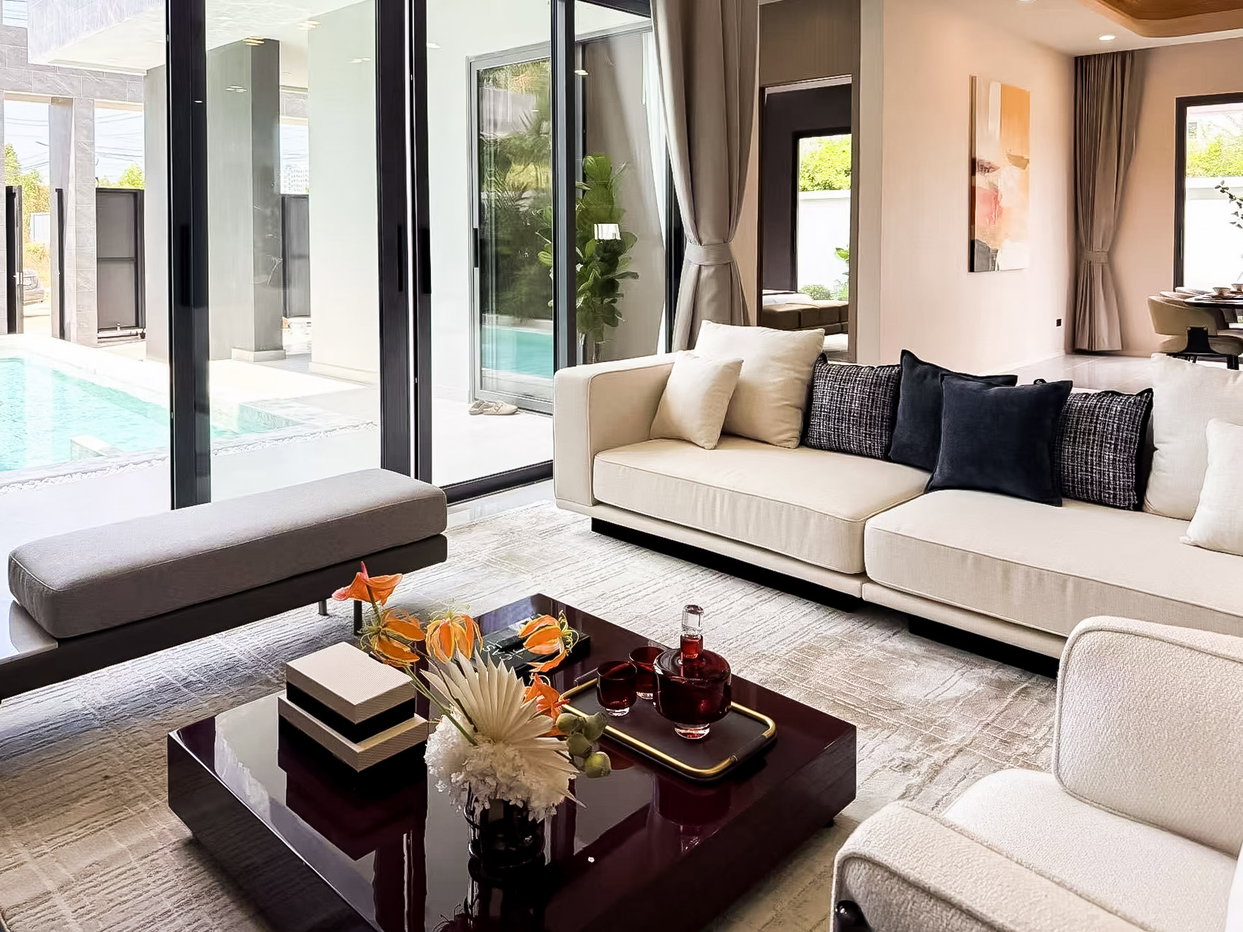 รูป Luxury 6Bedroom Pool Villa for Sale Near Jomtien Beach - รูปที่ 3/9