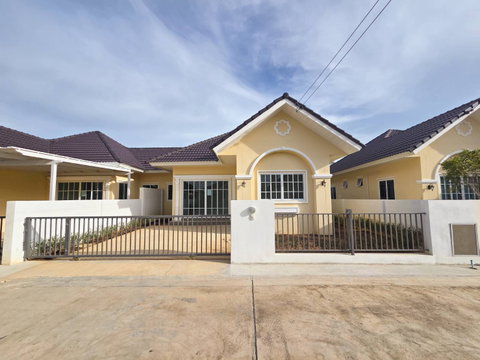 3 Bedroom House for Sale in East Pattaya