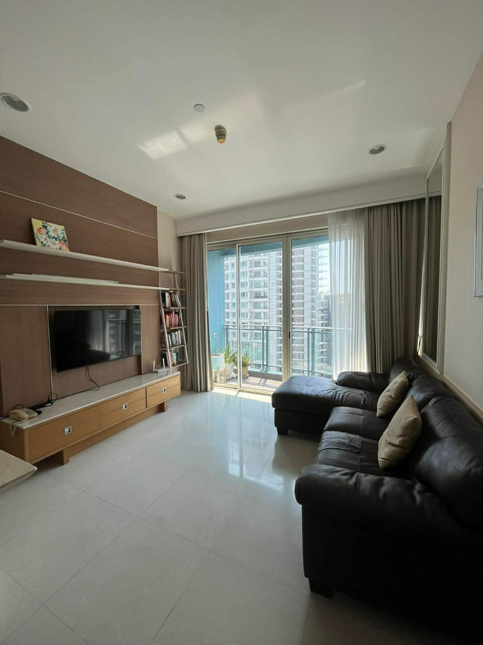 picture For Rent Spacious 2 Bedroom Unit at Q Langsuan - 1/8