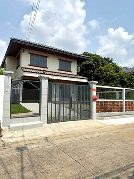 HR3393FOR RENT] บ้านเดี่ยวรีโนเวทใหม่มือ 1 ทั้งหลัง – โกสุมรวมใจ 5 ทำเลเด่น: เพียง 350 เมตร ถึง Harrow International School | ใกล้สนามบินดอนเมือง