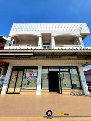 Townhouses for rent Songkhla : For Rent: Two-story commercial building, 2 units, 50 square meters, opposite SafeSkin factory. Suitable for a mini-mart or pharmacy. 28,000 THB/month.
