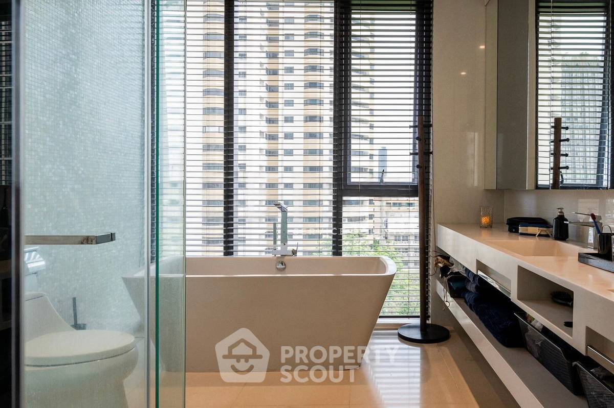 picture 2-BR Condo at Vittorio Sukhumvit 39 near BTS Phrom Phong (ID 2745850) - 15/17