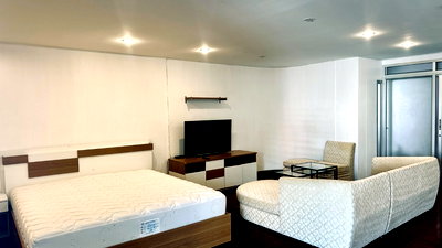 Condos for rent : Spacious 56sqm Studio at ITF Silom Palace | High Floor, Unblocked View | Near BTS Chong Nonsi