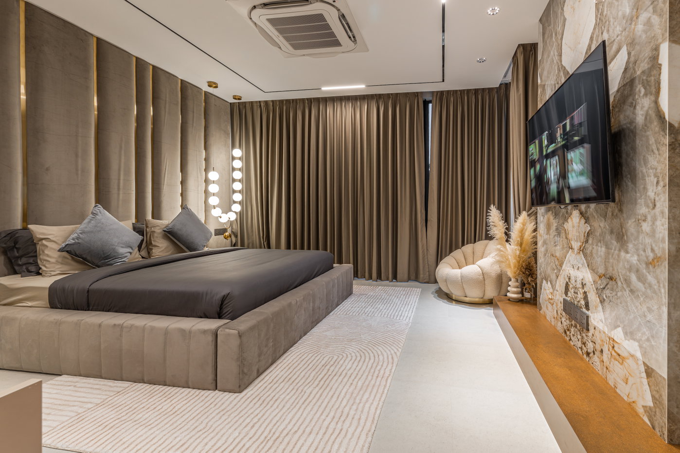 รูป 6 Bedroom Luxury Pool Villa for Sale in Na Jomtien Pattaya - รูปที่ 12/30