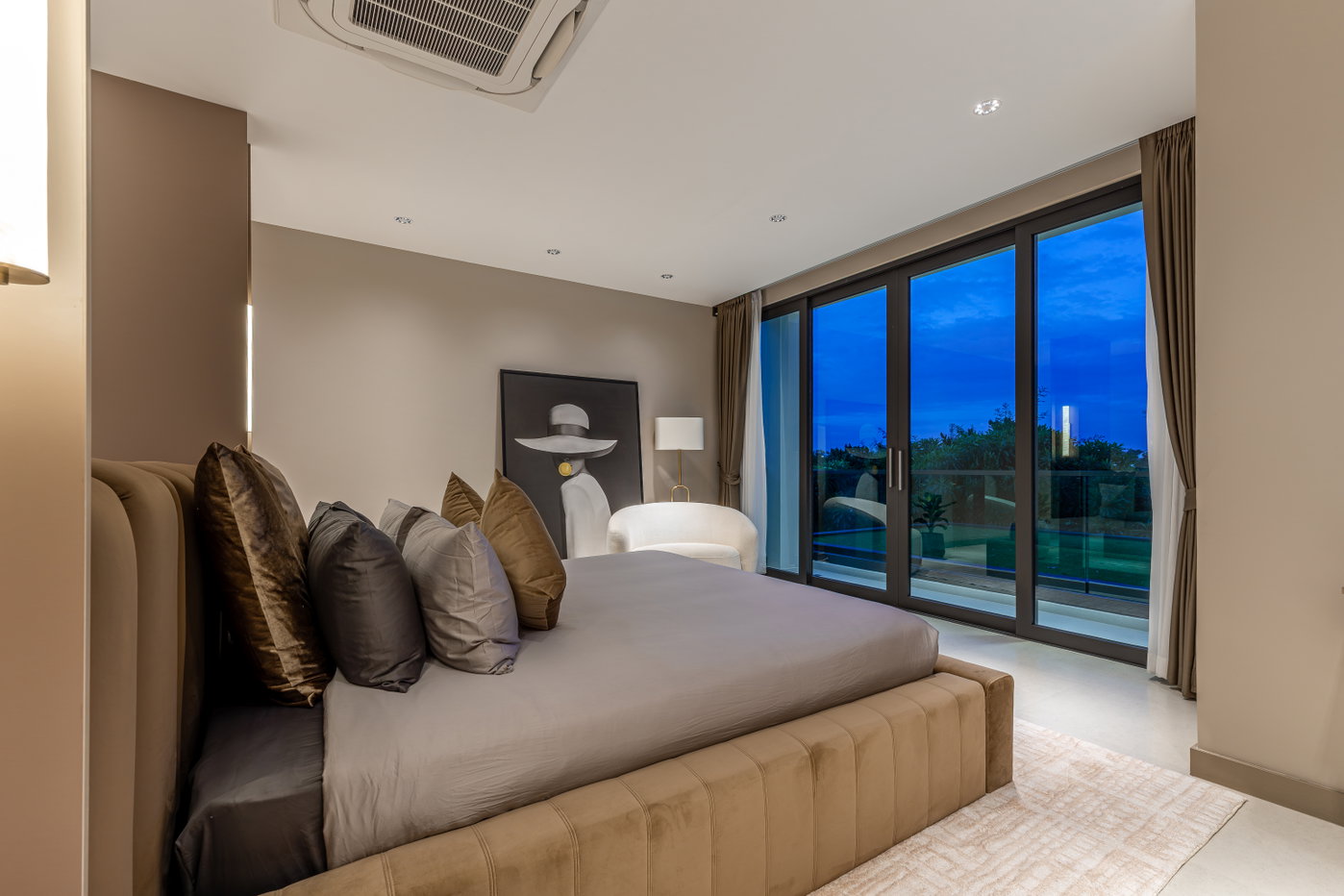 รูป 6 Bedroom Luxury Pool Villa for Sale in Na Jomtien Pattaya - รูปที่ 14/30