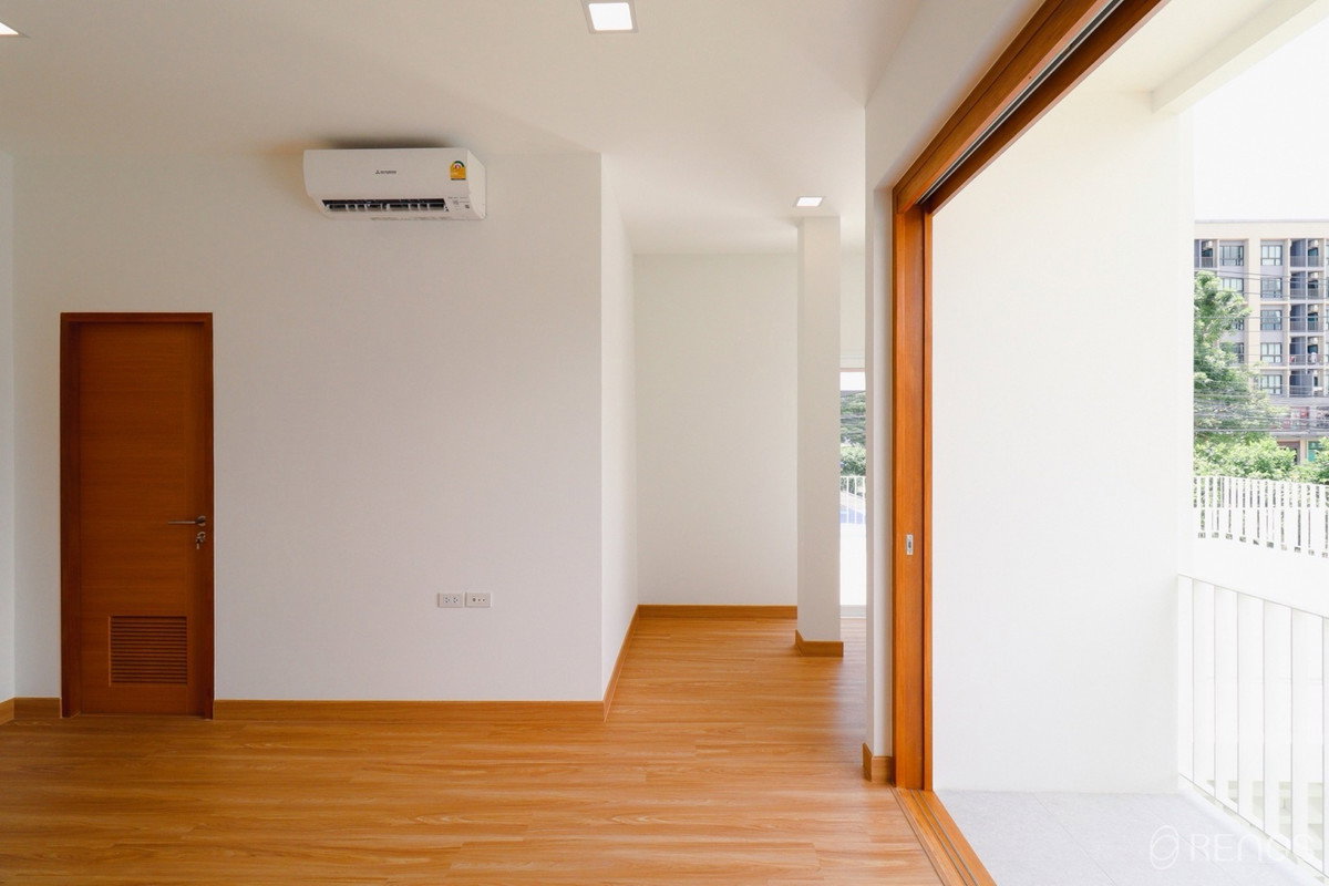 รูป R161 🏡✨ บ้านเดี่ยวรีโนเวท พระราม 9 ซอย 43 ทำเลดี ใกล้ The Nine ✨🏡 พร้อมอยู้ ราคา 17.5 ล้านบาท - รูปที่ 3/11