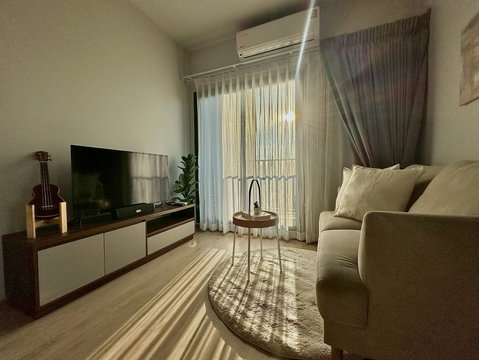 Pet-friendly condominium | In the city, Pattanakarn area near Ekkamai | Just a short distance to the Airport Rail Link