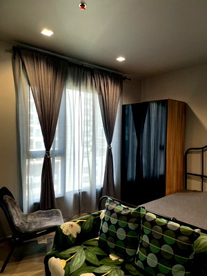 Condos for rent : For rent Life Asoke Rama9 0947708592