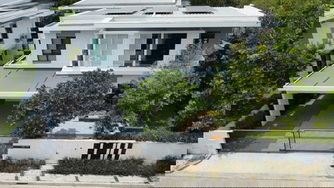 ให้เช่าบ้านเดี่ยว โครงการ มัณฑนา บางนา กม.15  **190,000 บ./ด. **   4นอน5น้ำ 1ห้องแม่บ้าน 4ที่จอดรถ   พท. 90 ตร.ว.  พท.ใช้สอย 280 ตร.ม. 