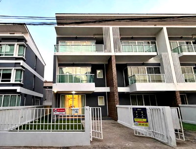 เช่าทาวน์โฮม วิทยาลัยพณิชยการบางนา : HR3386ทาวน์โฮม 3 ชั้น แต่งครบสไตล์ Modern – พร้อมเข้าอยู่ทันที ซอยอ่อนนุช 46 – ศรีนครินทร์ 38 | ใกล้รถไฟฟ้าสายสีเหลือง