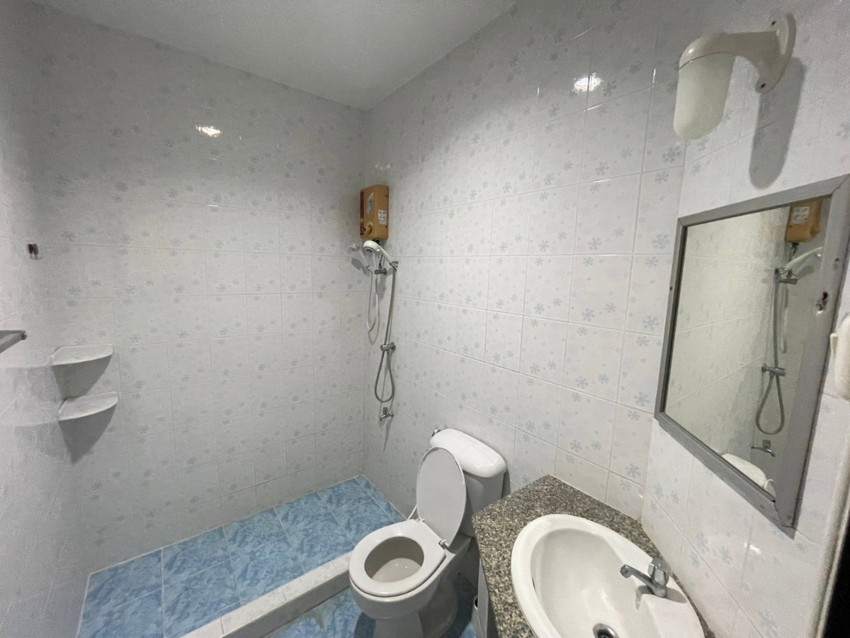 รูป T 1504 ให้เช่า ทาวน์เฮ้าส์ 2 ชั้น ซอยอุดมสุข 51 บ้านสวย สภาพดี ทำเลใกล้ BTS ทั้งสายสีเหลืองและสีเขียว เหมาะสำหรับพักอาศัย ราคา 20,000 บาท - รูปที่ 10/10