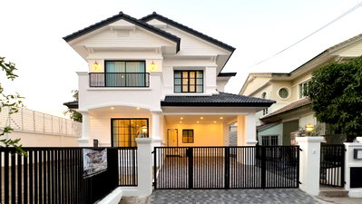 บ้านเดี่ยว ถนนรังสิต-นครนายก : บ้านเดี่ยวหลังใหญ่ หมู่บ้านมัณฑนา รังสิตคลอง 2 ต.ประชาธิปัตย์ อ.ธัญบุรี ปทุมธานี ถนนรังสิต-นครนายก หลังมุมต้นโครงการ แต่งสวย