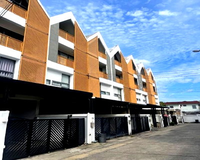 เช่าโฮมออฟฟิศ ลาดพร้าวตอนกลาง โชคชัย 4 ลาดพร้าว 71 นาคนิวาส : ให้เช่า ทาวน์โฮม 4 ชั้น ซอยนาคนิวาส 48 / โครงการ เดอะลอฟท์ บาย ไอ-เซน ลาดพร้าว 71 / บ้านสวยมาก / แอร์ทั้งหลัง / อยู่อาศัย หรือ Home Office