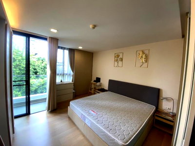 Condos for sale Big C Extra Rama 4 : [Sale with Tenant! Long Contract P-140896] Liv@49 near BTS Thong Lo Watthana 085-592-2897 Line: @easythaihome