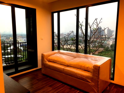 Condos for sale : Condo price negotiable Owner sell