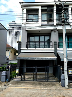 เช่าทาวน์โฮม สมุทรปราการ : ให้เช่าทาว์โฮม 3 ชั้น ม.บ้านกลางเมืองสุขสวัสดิ์ 37 ติดถนนใหญ่รถไฟฟ้าพร้อมเข้าอยู่