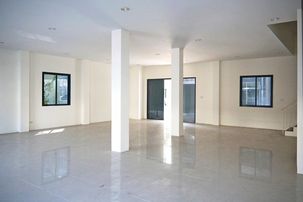 รูป ให้เช่าอาคารพาณิชย์รีโนเวทใหม่ 2 ห้องทะลุติดกันห้องมุม ติดรร.สวนกุหลาบนนท์ - รูปที่ 4/13