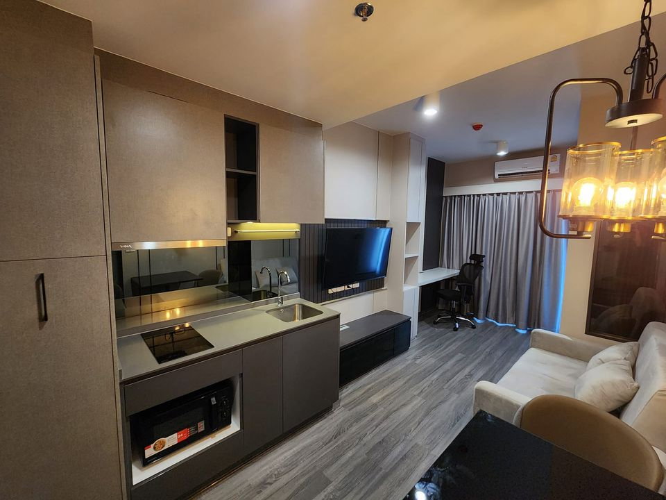 picture Ideo Chula Samyan【𝐒𝐄𝐋𝐋 & 𝐑𝐄𝐍𝐓】🔥Modern-style room with a coordinated color scheme, spacious interior.🔥 Contact Line ID: @hacondo - 9/10