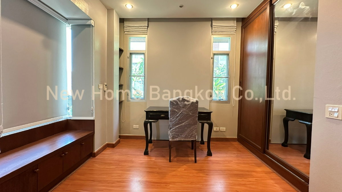 รูป ให้เช่าบ้านในโครงการส่วนตัว บ้าน 2 ชั้น 3 ห้องนอน ย่านนานา เลี้ยงสัตว์ได้ - รูปที่ 13/26