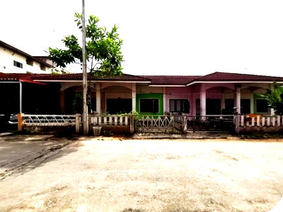 ทาวน์โฮม สุราษฎร์ธานี : BP00673 ขายทาวน์เฮ้าส์ หมู่บ้าน เพชรไพรัช ตำบล ขุนทะเล อำเภอ เมืองสุราษฎร์ธานี จังหวัด สุราษฎร์ธานี