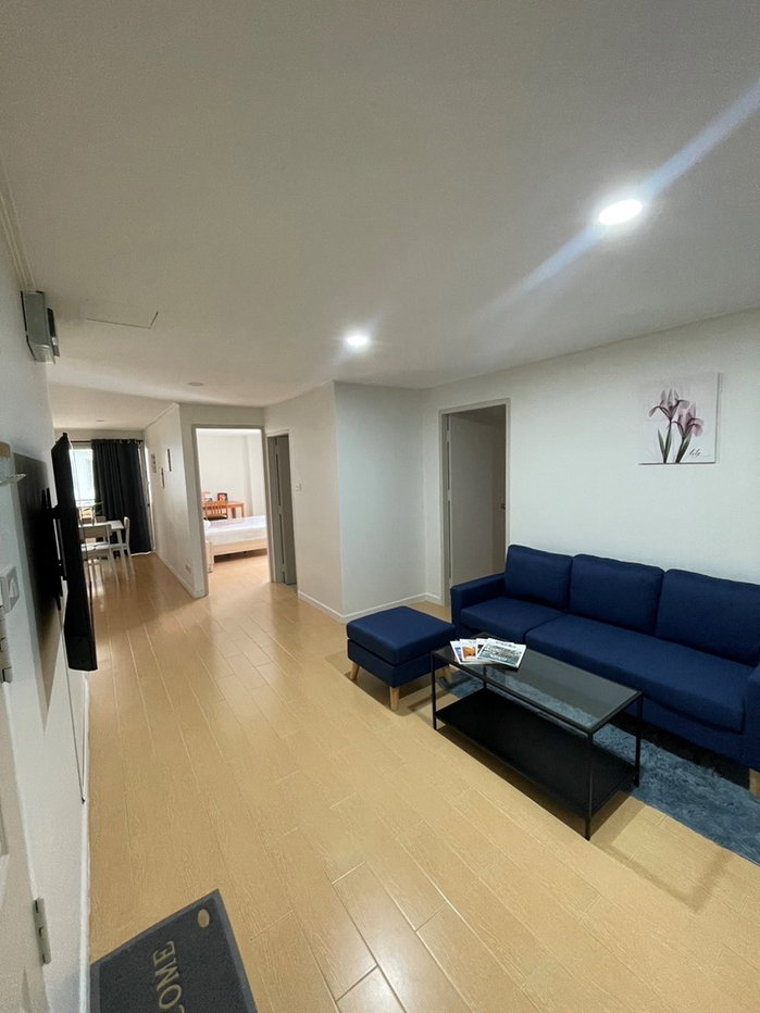 picture urgent sale 2 bed room one bathroom close to BTS  - 13/17
