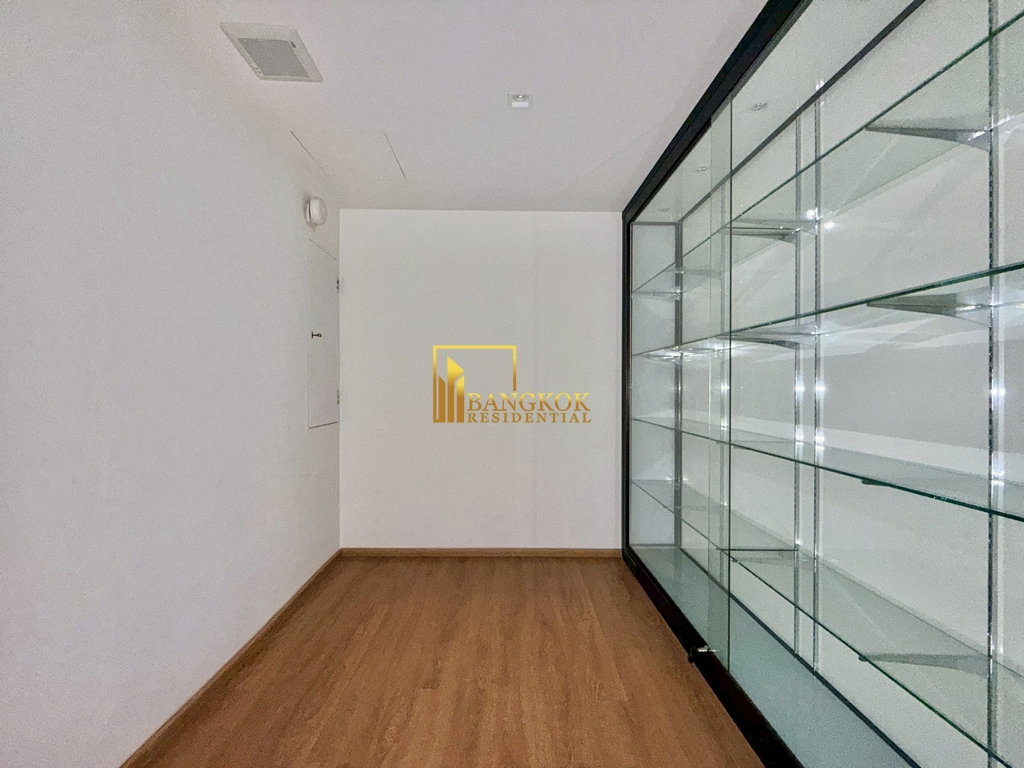 รูป Phatsana Gardens | Large 3 Bedroom Residence in Ekkamai - BR5954CD - รูปที่ 9/50