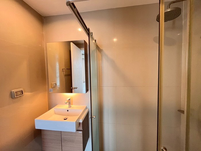 รูป 💖💖 ให้เช่าคอนโด ชีวาทัย อินเตอร์เชนจ์ (Chewathai Interchange) /1 ห้องนอน ขนาด 27 ตรม ราคา 12,000 บาท/ สนใจสอบถามได้นะคะ Line ID = atfirm2010💖💖 - รูปที่ 12/14