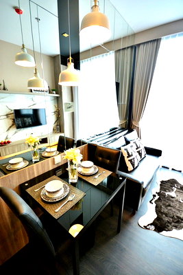 Condos for rent BTS Phrom Phong : Edge Sukhumvit 23 (1bed1bath 35sqm)