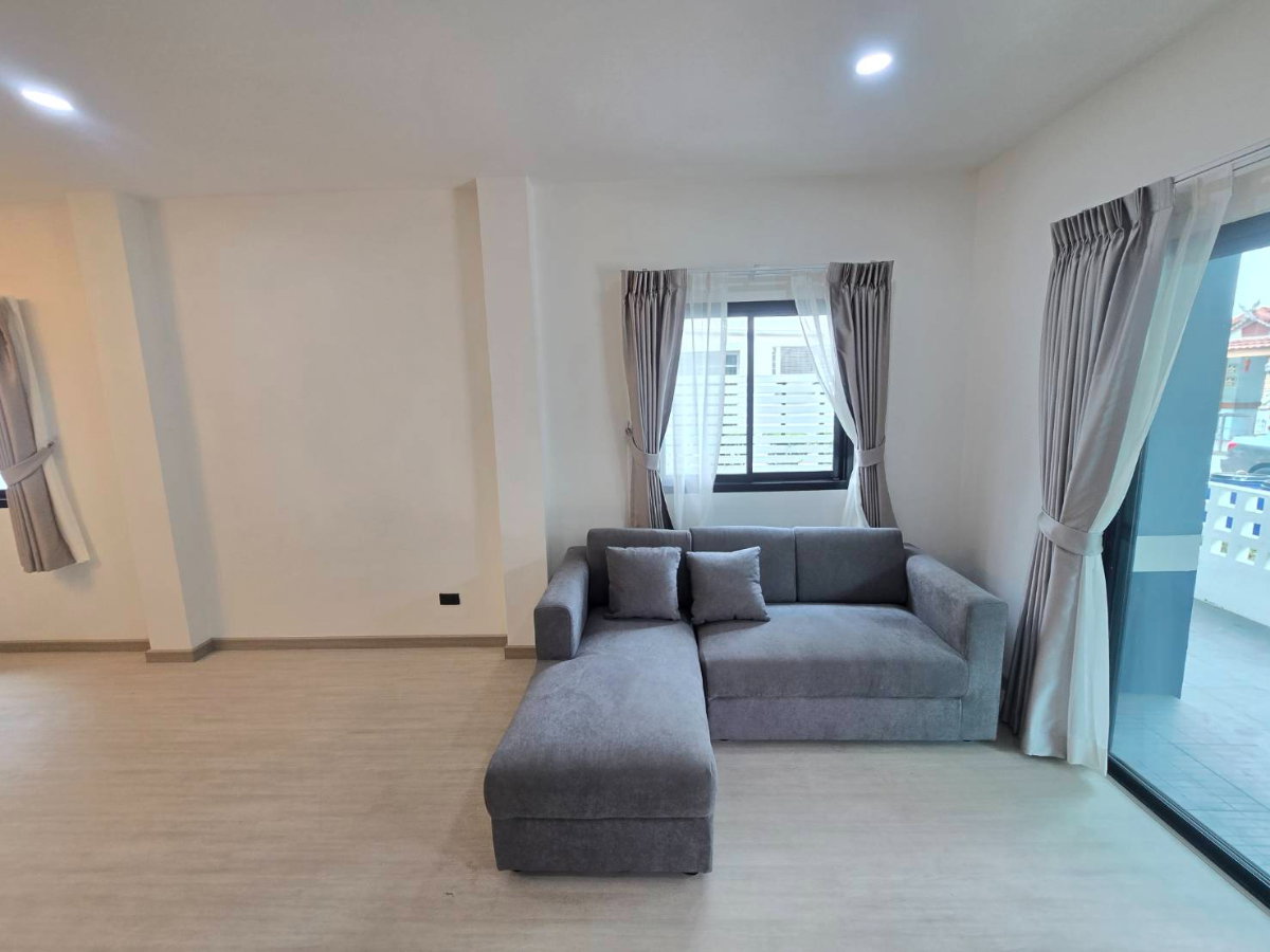 รูป ลดราคา..บ้านแฝดสไตล์บ้านเดี่ยว  รีโนเวทใหม่ หมู่บ้าน พร้อมพัฒน์1 ปัญญาอินทรา คลองสามวา ใกล้ซาฟารีเวิลด์ รถไฟฟ้า - รูปที่ 14/43