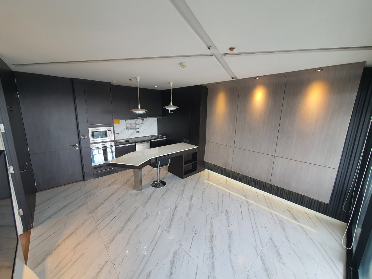 รูป สูงที่สุดในลาดพร้าว คอนโดหรู 51.9 ตรม. ชั้น 44, วิวเหนือทุกตึก จับจองด่วน, ดิ อิสสระ ลาดพร้าว, เดินเพียง 400 เมตร. ถึง MRT ลาดพร้าว, Rare Unit ทำเลทอง - รูปที่ 10/45