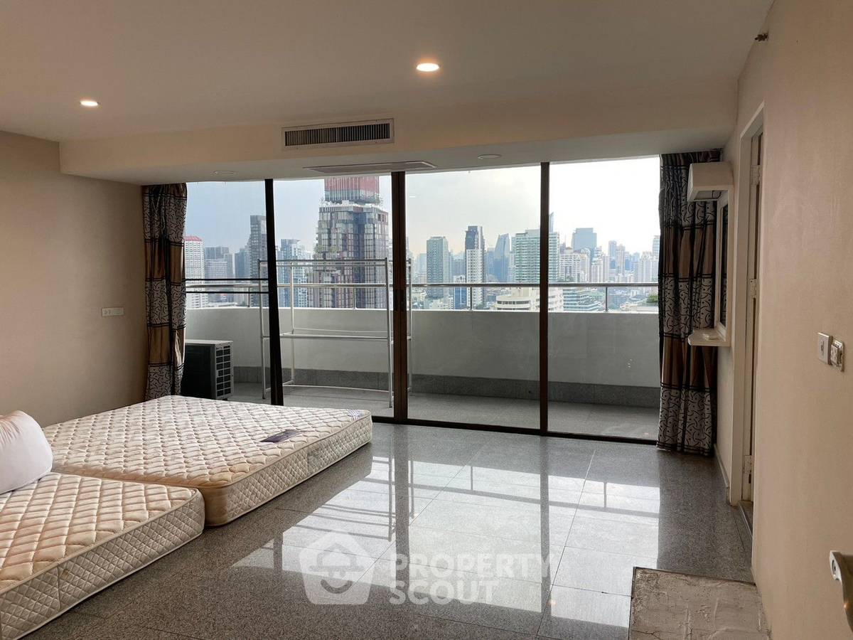 รูป คอนโด 4-ห้องนอน ที่ โอเรียลเต็ล ทาวเวอร์ คอนโดมิเนียม ใกล้ BTS เอกมัย (ID 1837090) - รูปที่ 4/8