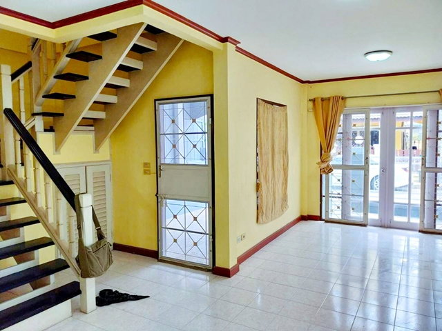 รูป กระทุ่มล้ม บางกระทึก ใกล้ เดอะโฟร์ธ สาย4 500 ม. ทาวน์โฮม 2 ชั้น หัวมุม 3นอน 2น้ำ 37ตร.วา. 300 ตร.ม.ใกล้ตลาดศาลายา 900 ม. ปิ่นเกล้า - รูปที่ 2/8