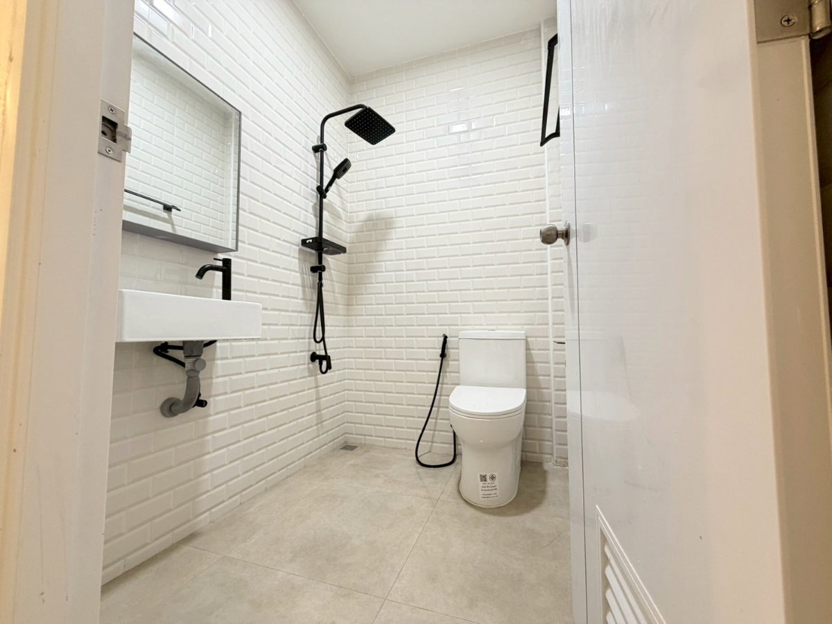 รูป ขายทาวน์เฮ้าส์ 2 ชั้น รีโนเวทใหม่ พร้อมอยู่ หมู่บ้านสวนทองวิลล่า 3 | ซอยรามอินทรา 40 แยก 8 (นวลจันทร์ บึงกุ่ม)  - รูปที่ 8/12