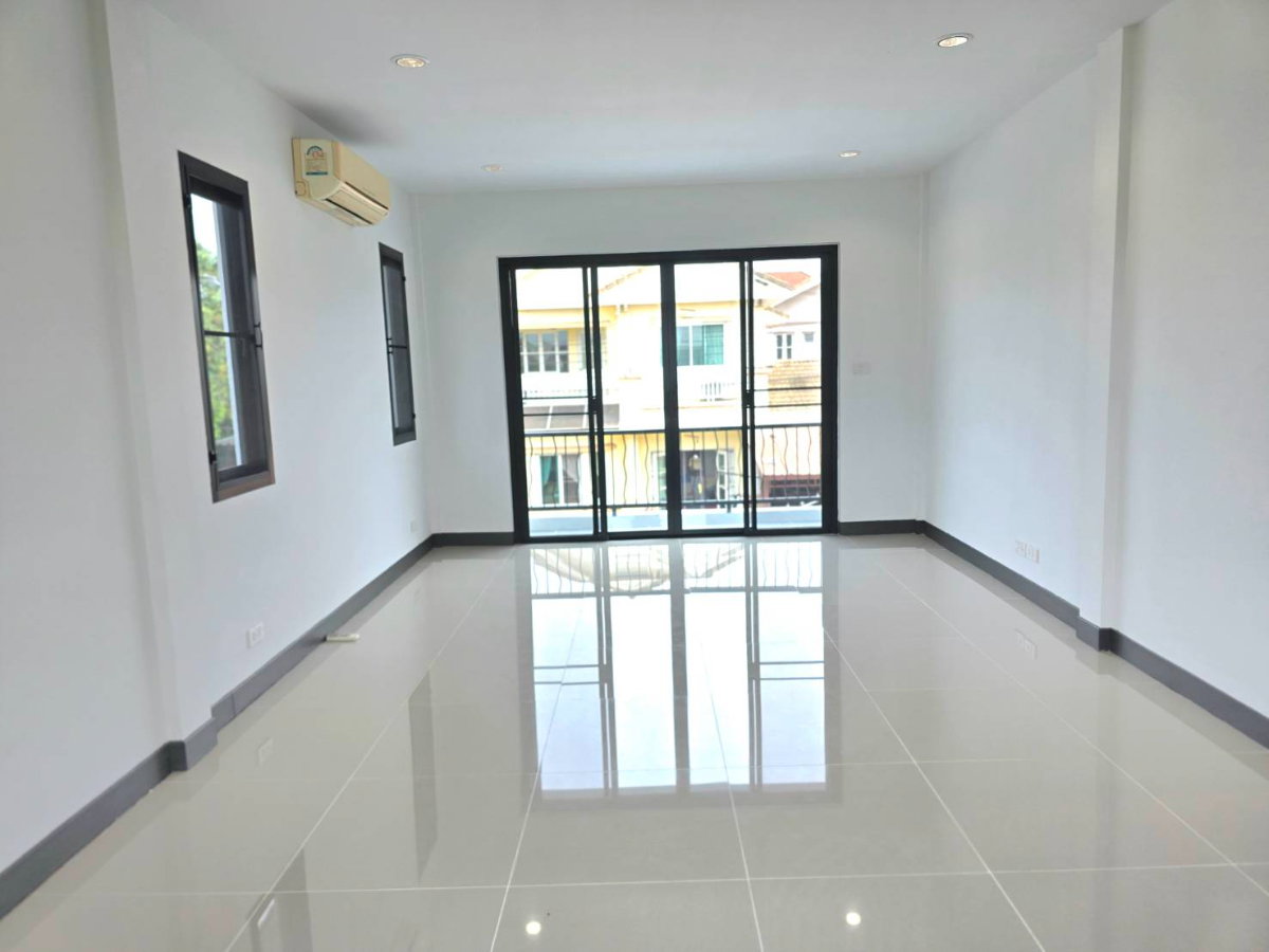 รูป หมู่บ้านชัยพฤกษ์ 1 (สุวินทวงศ์-คุ้มเกล้า) " แลนด์ แอนด์ เฮ้าส์ " บ้านสวยพร้อมอยู่! รีโนเวทใหม่ทั้งหลัง สไตล์โมเดิร์น - รูปที่ 26/39