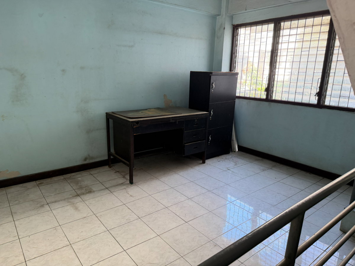 รูป อาคารพาณิชย์ 3 ชั้นครึ่ง 2ห้องนอน 3ห้องน้ำ 1ห้องครัว  - รูปที่ 31/32