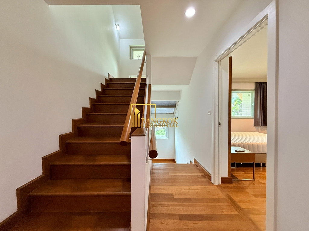 รูป Very Spacious 4 Bedroom House For Rent in Ekkamai Area - BR8448SH - รูปที่ 31/39