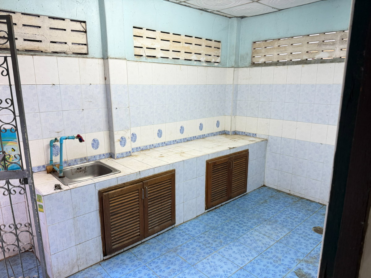 รูป อาคารพาณิชย์ 3 ชั้นครึ่ง 2ห้องนอน 3ห้องน้ำ 1ห้องครัว  - รูปที่ 8/32