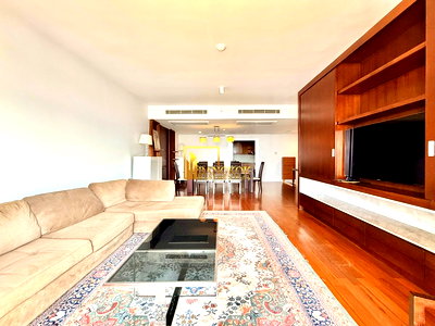 คอนโดให้เช่า : All Seasons Mansion | Spacious 2 Bedroom Condo in Phloenchit - BR3982CD