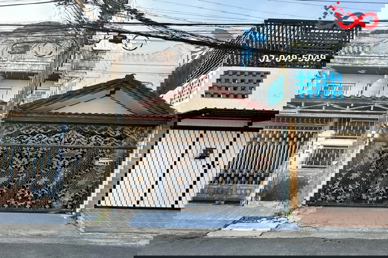 รูป ขายทาวน์เฮาส์ 2 ชั้น ไพโรจน์กิจจา บางนา-ตราด 27 ทำเลดี รีโนเวทเพิ่มมูลค่าได้  - รูปที่ 1/10